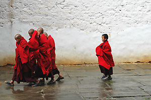 Een groep jonnge monniken (Paro Rinpung Dzong)